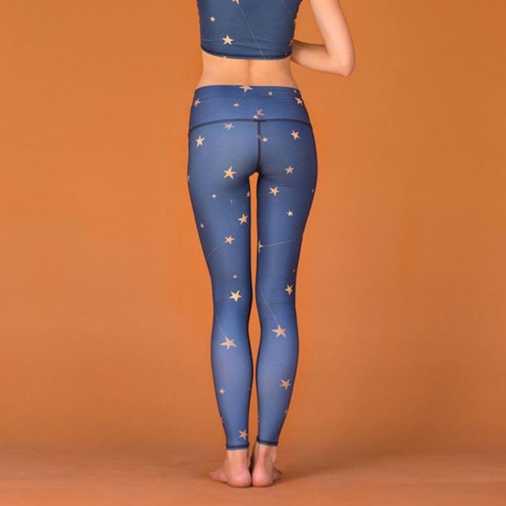 NWT - Teeki Stars Hot Pants - Yoga